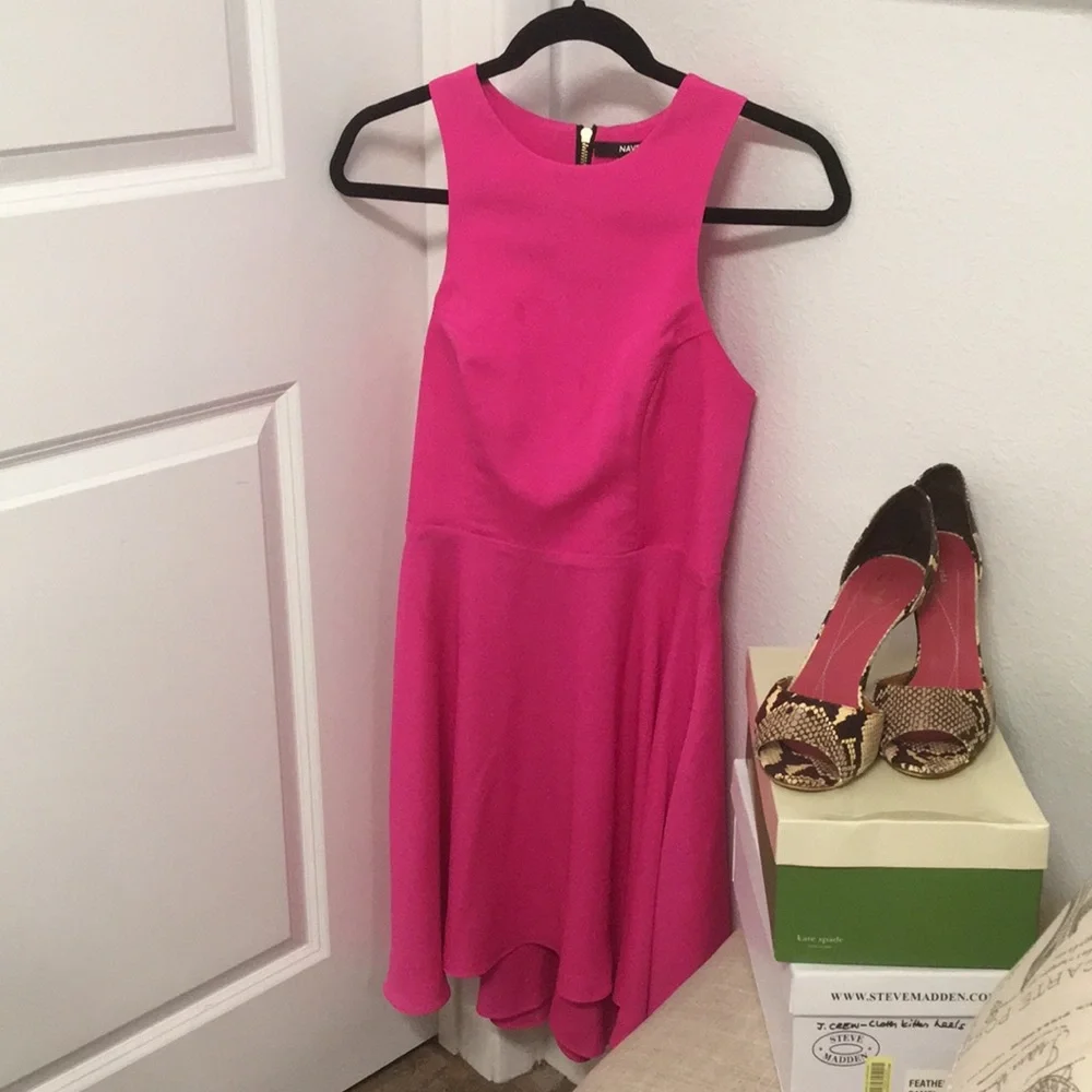 ✨ Moving sale 🚗- Stunning Naven hot pink halter skater dress, Size 2 - Picture 7 of 14